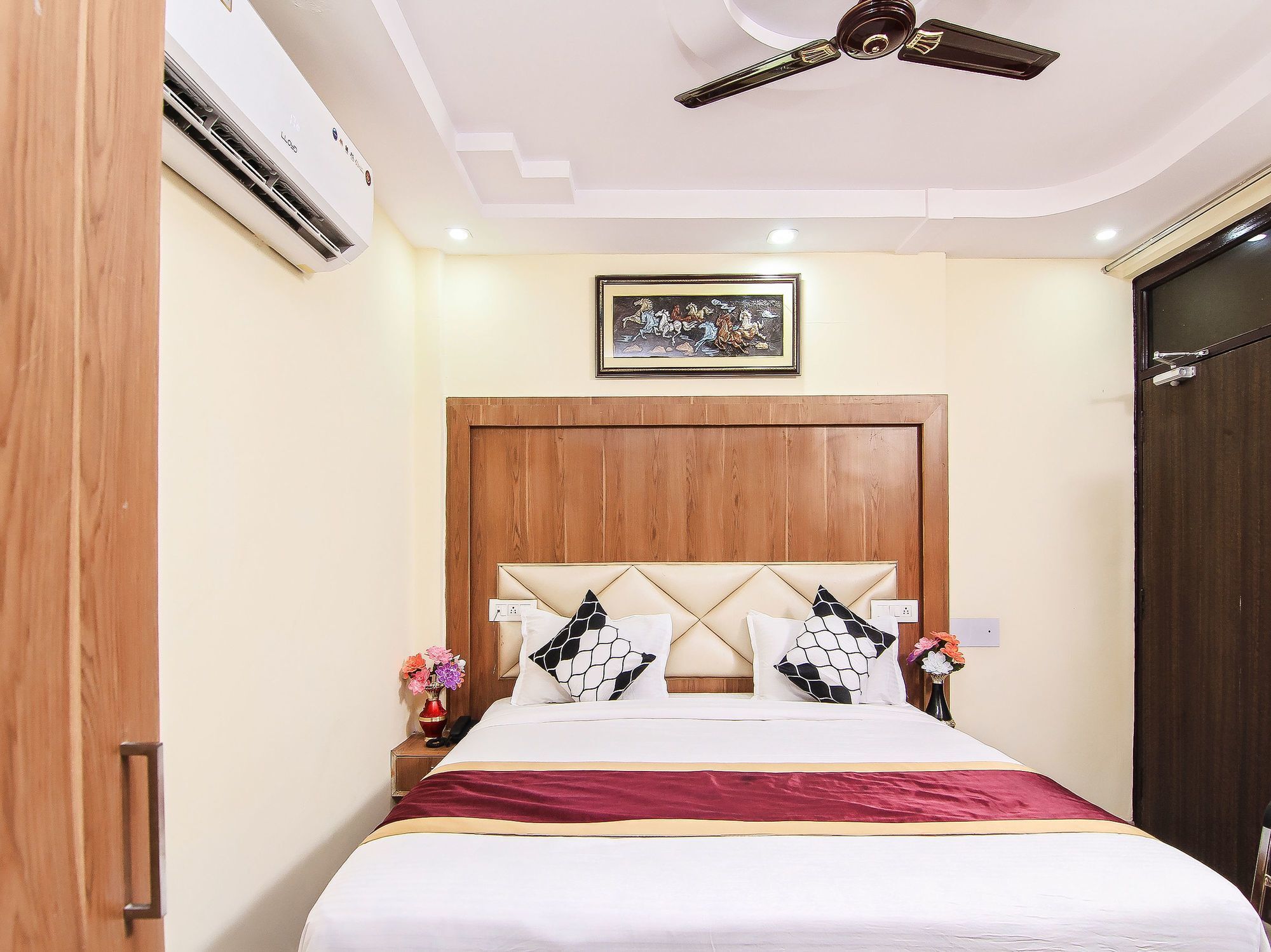 Super Hotel O Charbagh Formerly Khalsa Inn Lucknow Eksteriør billede